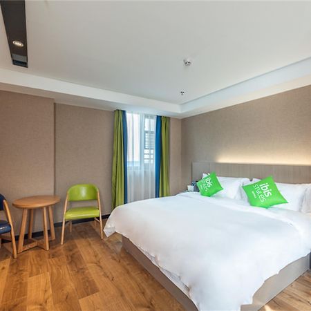 Ibis Styles Fuzhou Wuyi Square Hotell Exteriör bild