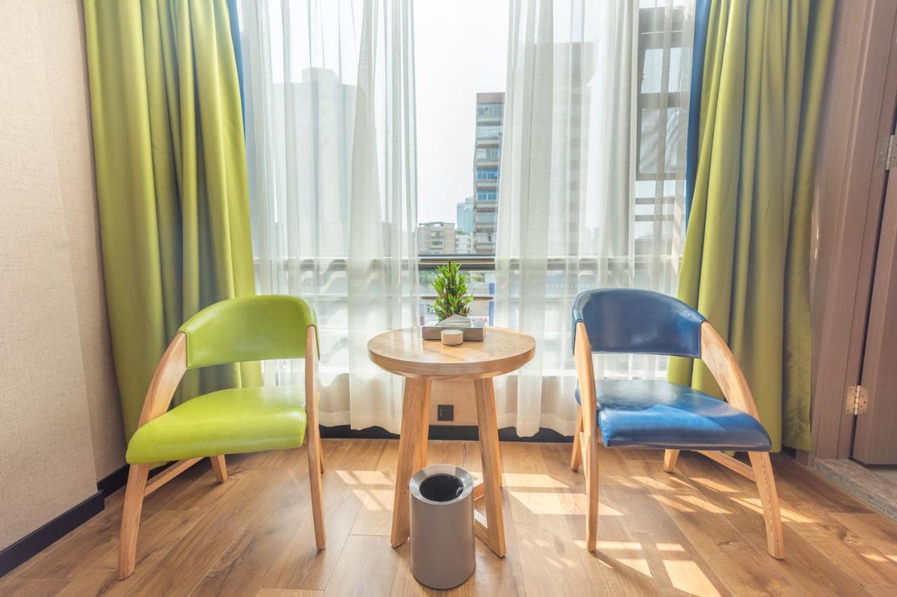 Ibis Styles Fuzhou Wuyi Square Hotell Exteriör bild