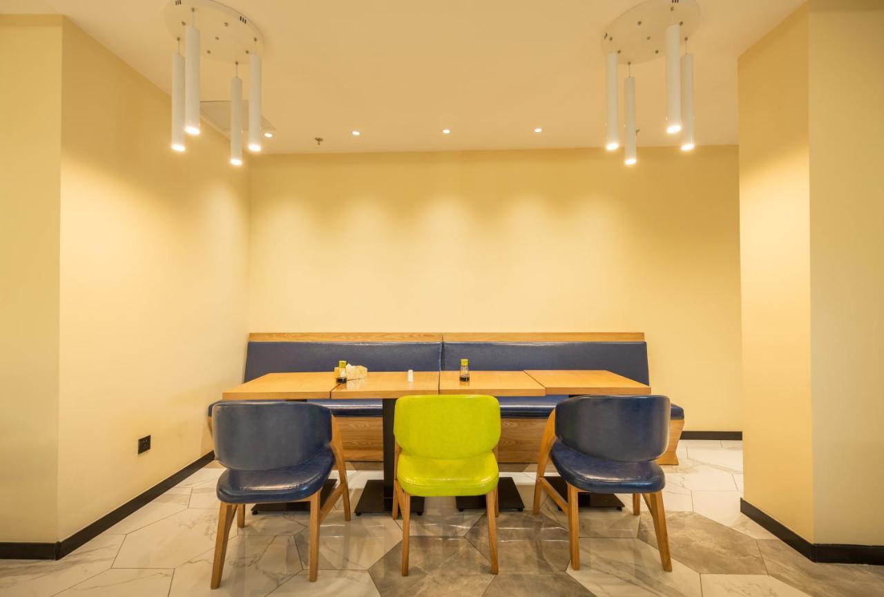 Ibis Styles Fuzhou Wuyi Square Hotell Exteriör bild