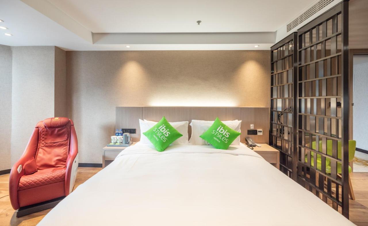 Ibis Styles Fuzhou Wuyi Square Hotell Exteriör bild